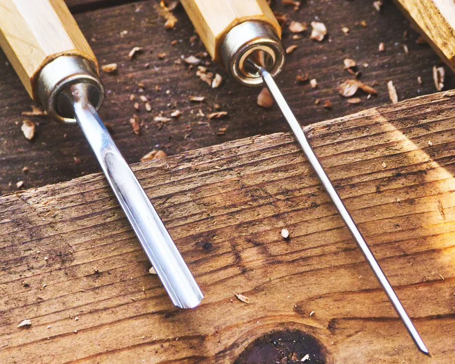 Detailaufnahmen Tischlerwerkzeug aus Holzuntergrund