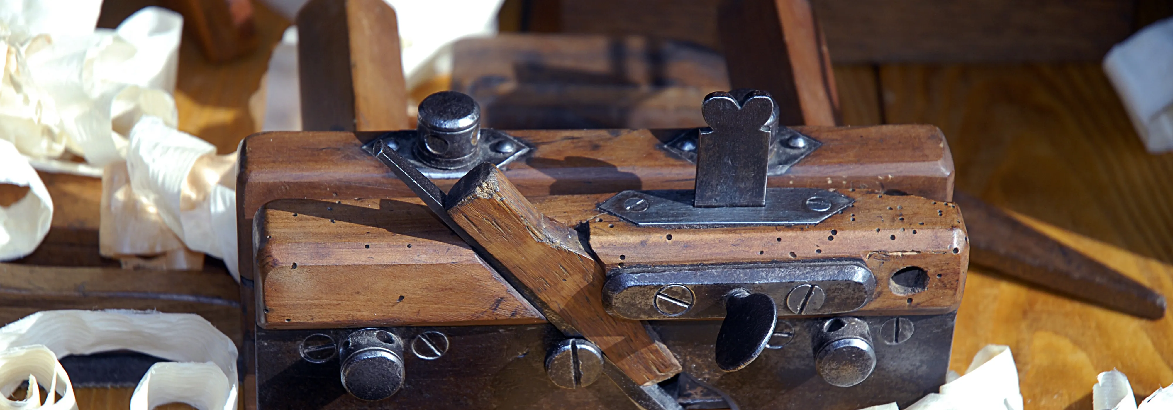 Detailsaufnahme von gebrauchten Tischlerwerkzeugen