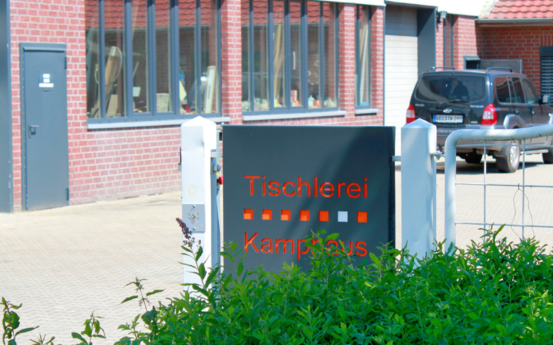 Firmeneingang der Firma Kamphaus